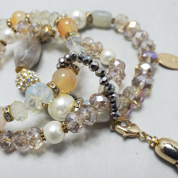 ALI KHAN glass beaded bracelet with rhinestone & pearl with tassel and gift box - Picture 4 of 7